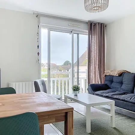 Cabourg - 2 Pieces Avec Balcon Et Parking- Hyper Centre Et Plage Exterior photo