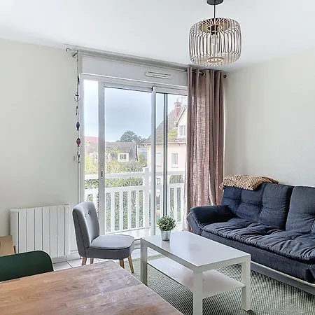 Cabourg - 2 Pieces Avec Balcon Et Parking- Hyper Centre Et Plage Exterior photo