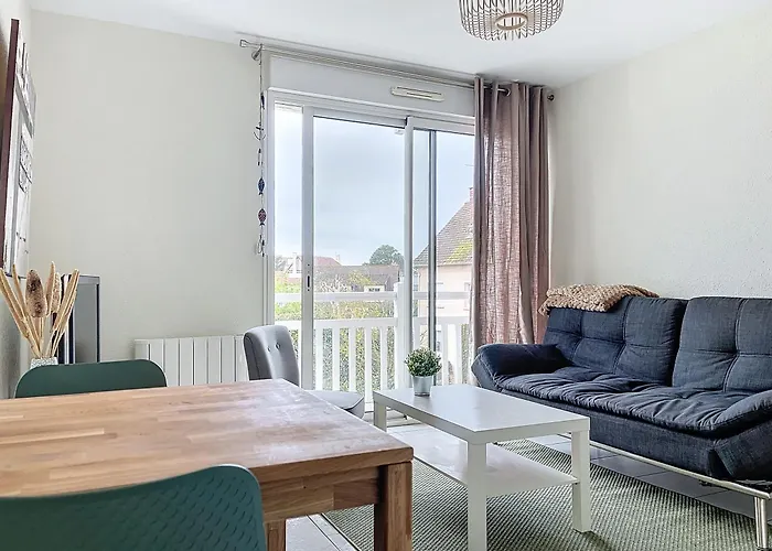 Cabourg - 2 Pieces Avec Balcon Et Parking- Hyper Centre Et Plage